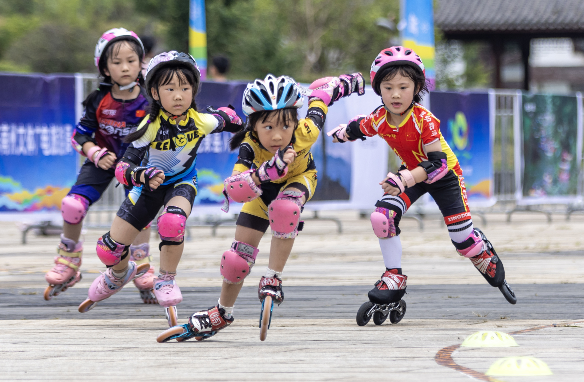 贵州施秉:轮滑公开赛展风采