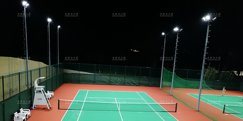网球场如何选择合适的球场照明灯光,网球场馆led球场照明灯
