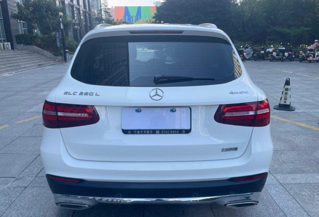 奔驰glc200在成都的售价受车型生产年份,配备条件等多重因素影响而有