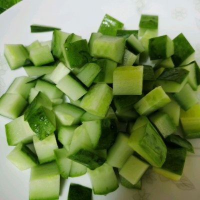 懒人福利,超简单的快手菜清炒黄瓜丁虾仁