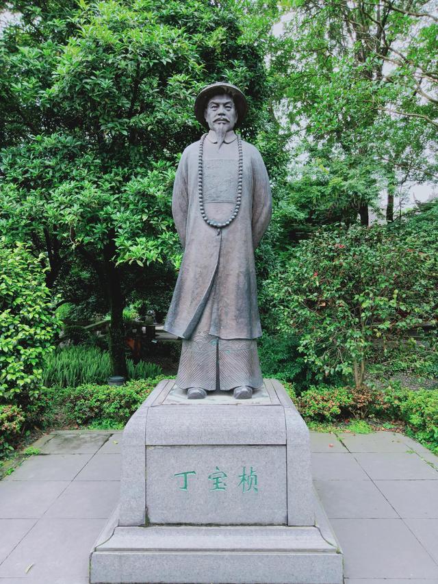 胜地寻踪:都江堰治水十二功臣是谁,他们的塑像在哪里?