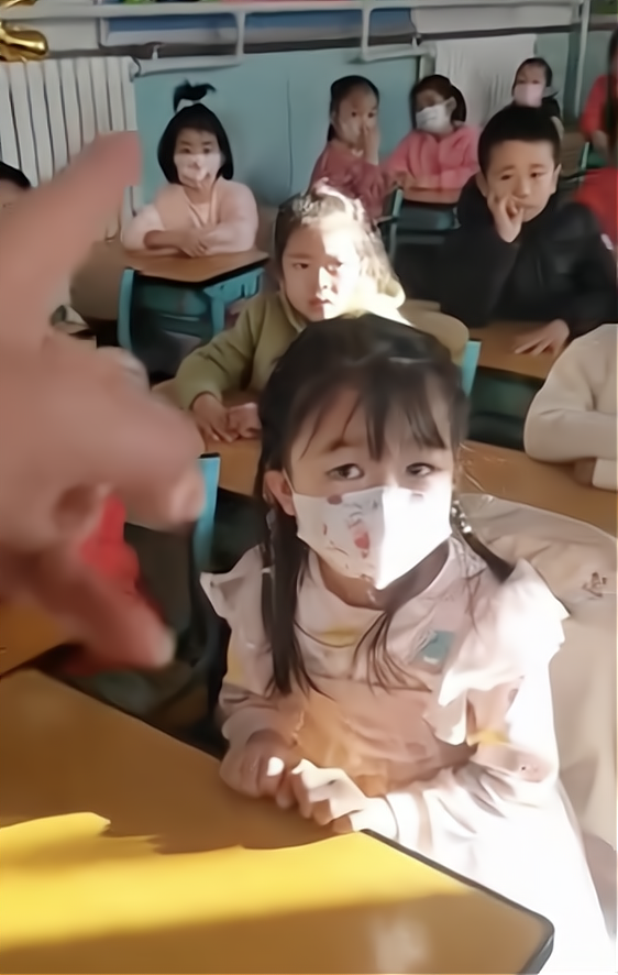 北京某小学老师辱骂学生!网友:怒了!家长发文硬怼