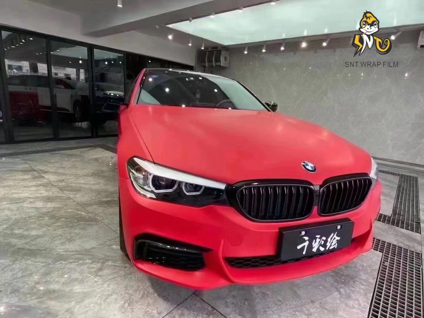 宝马舒耐特改色膜消光胭脂红