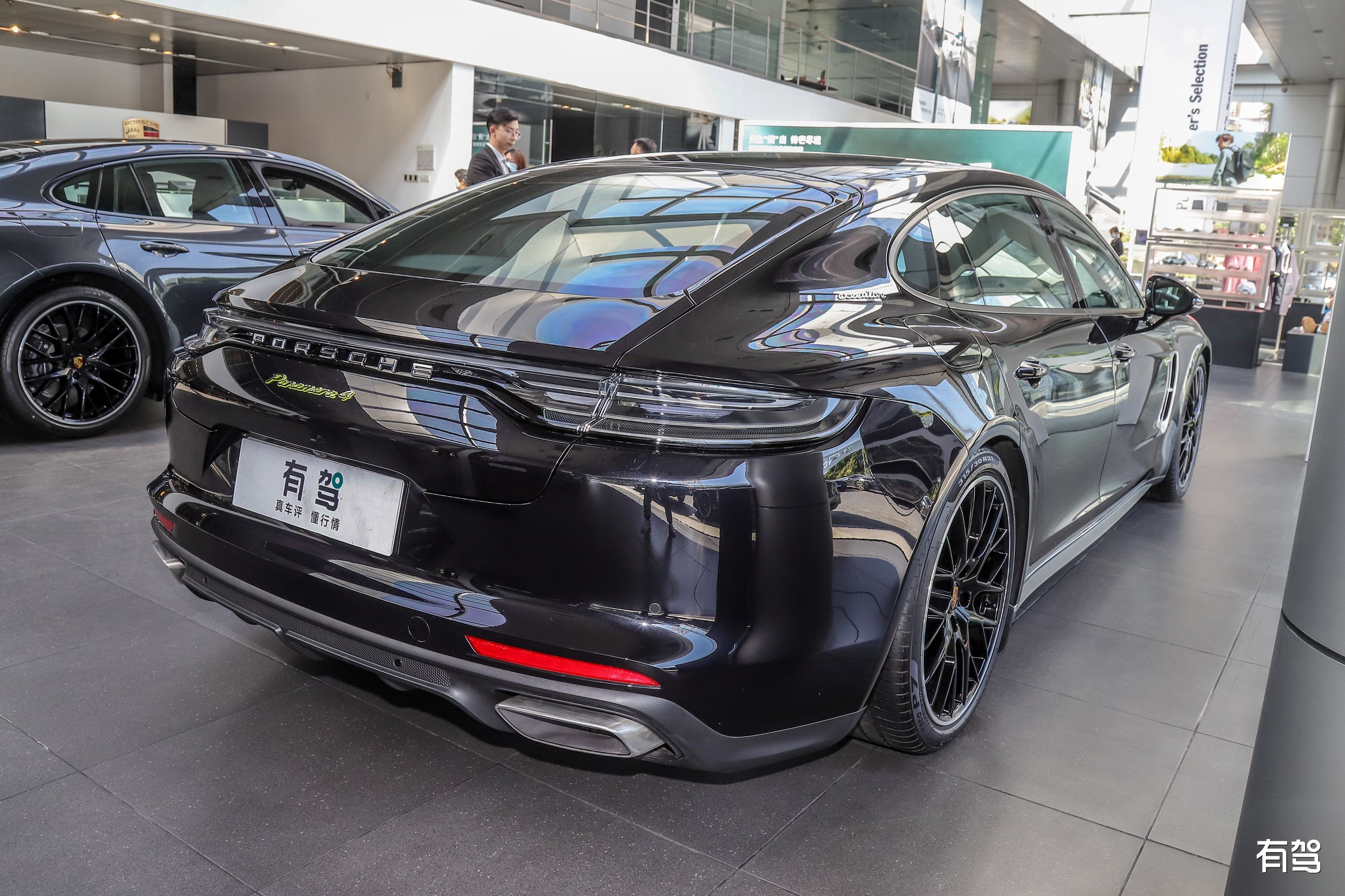 新车|2022款保时捷panamera e-hybrid正式上市,售价116.8万元起