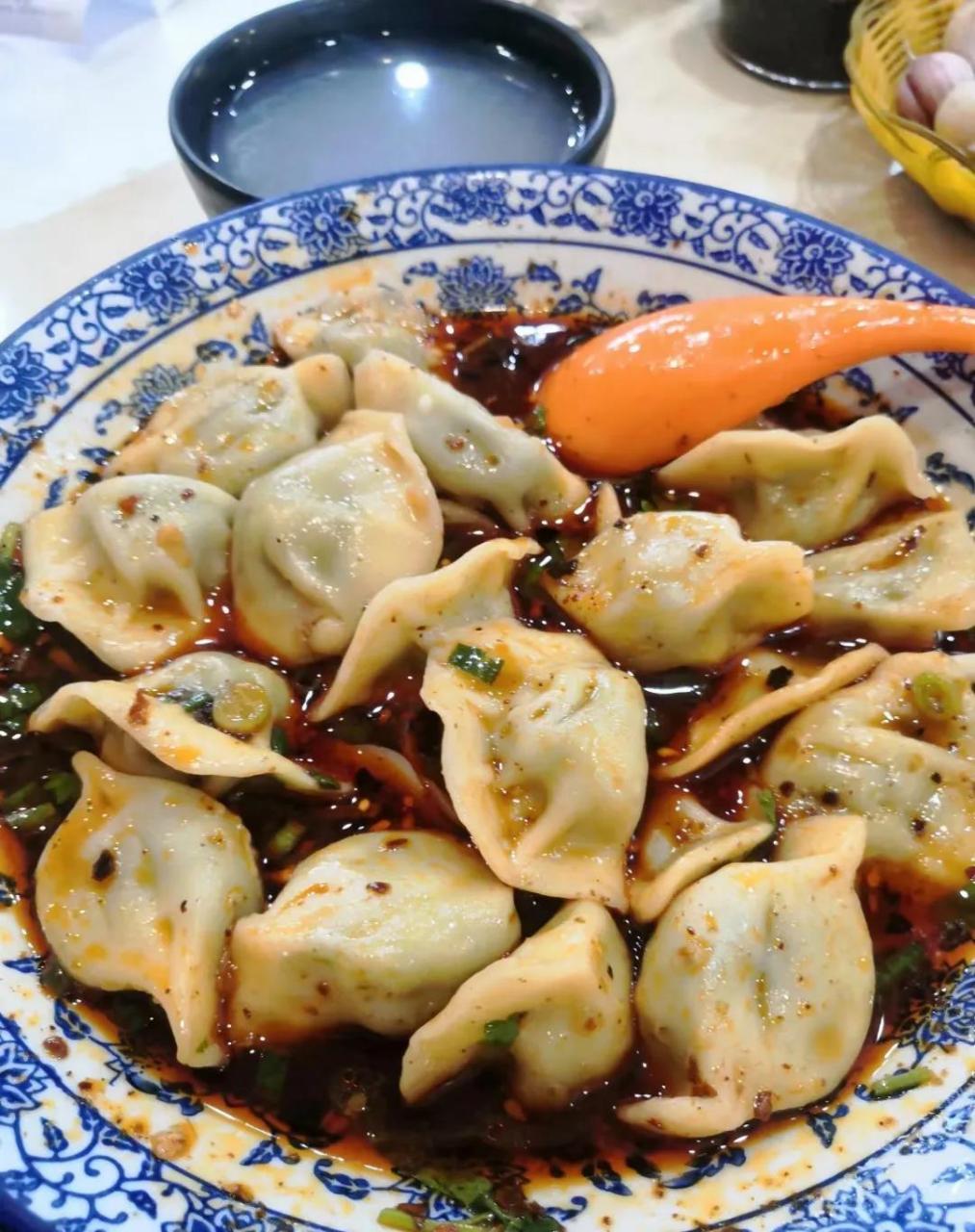 我记得以前西安均码的饺子30个一份,本来只想吃15个来着,最后同事帮