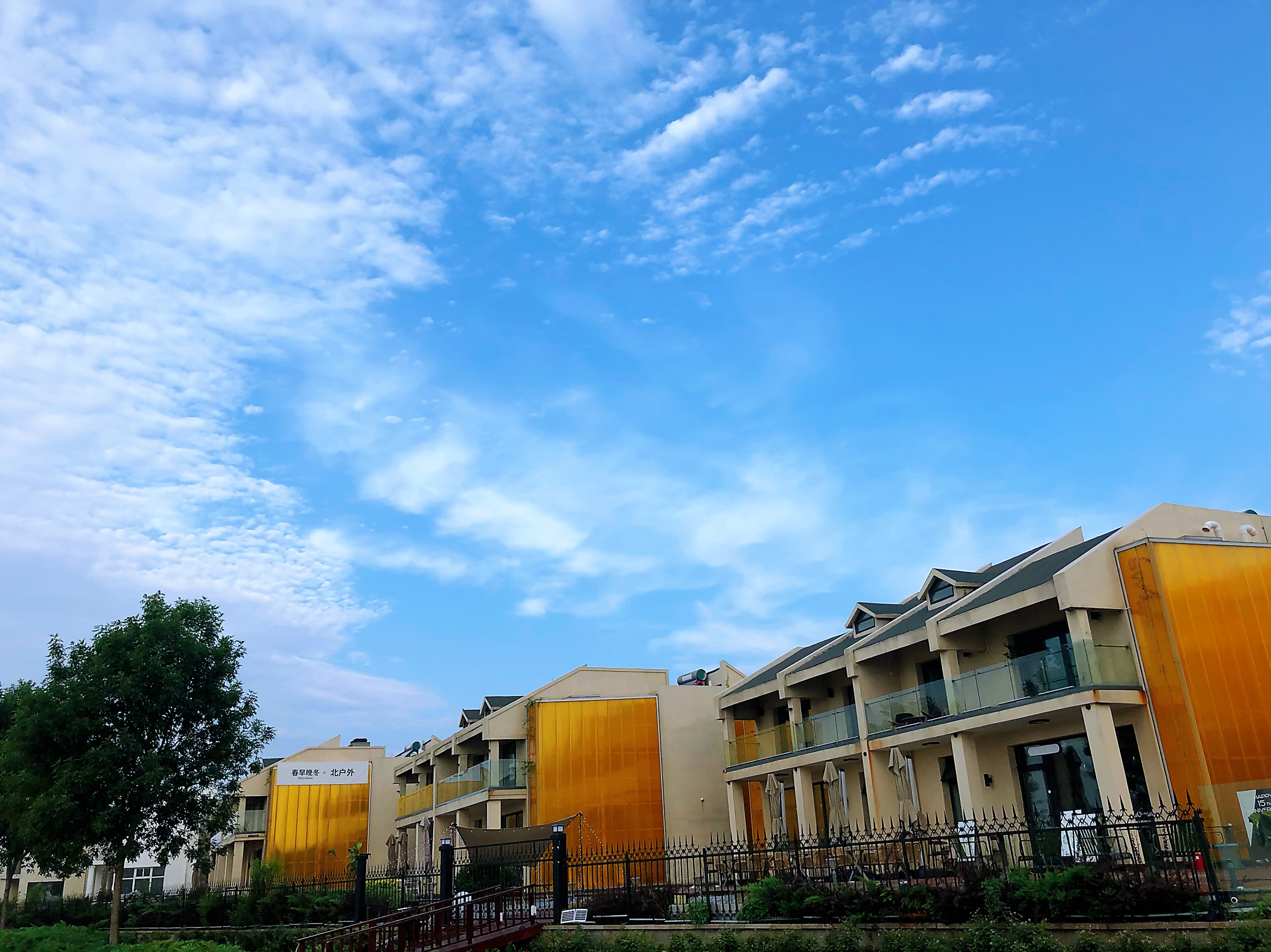 清晨开车到(秦皇岛市)金梦海湾浴场.