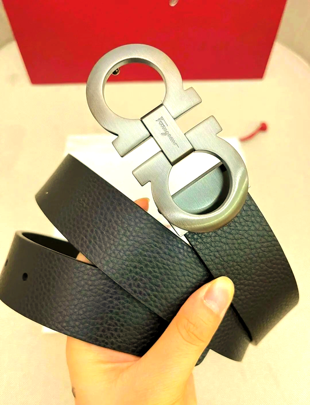 推荐理由:这款皮带以其标志