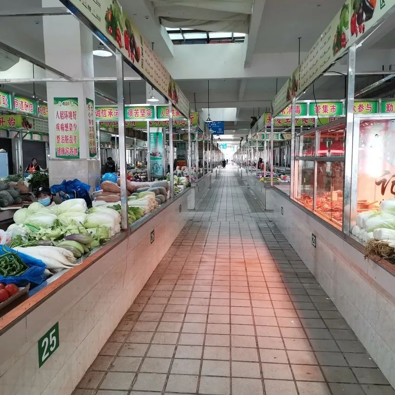 勐海:多措并举抓整治 城区农贸市场换新颜