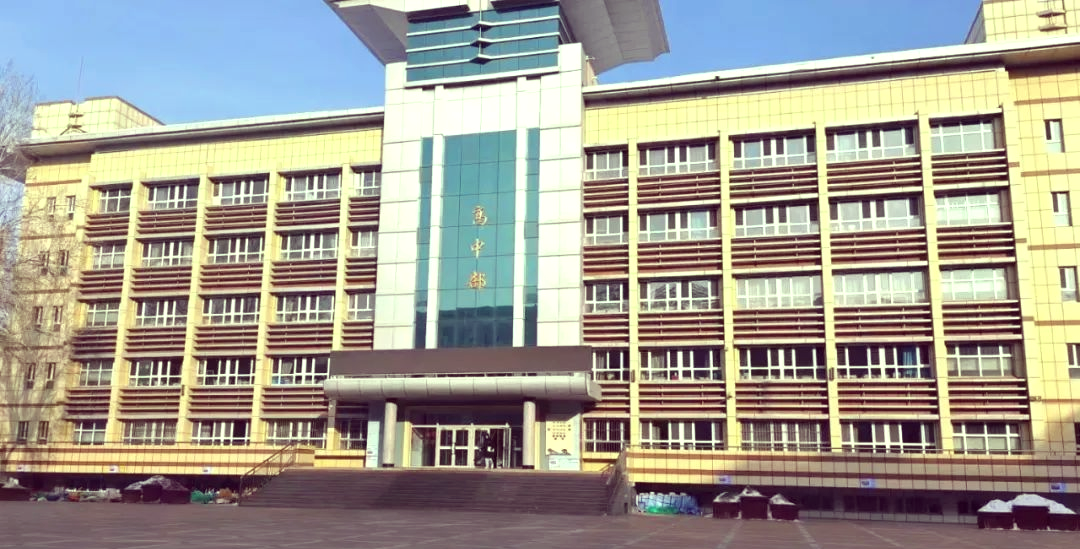 冬日逐梦:兵团二中宣讲会如何点燃高三学子激情