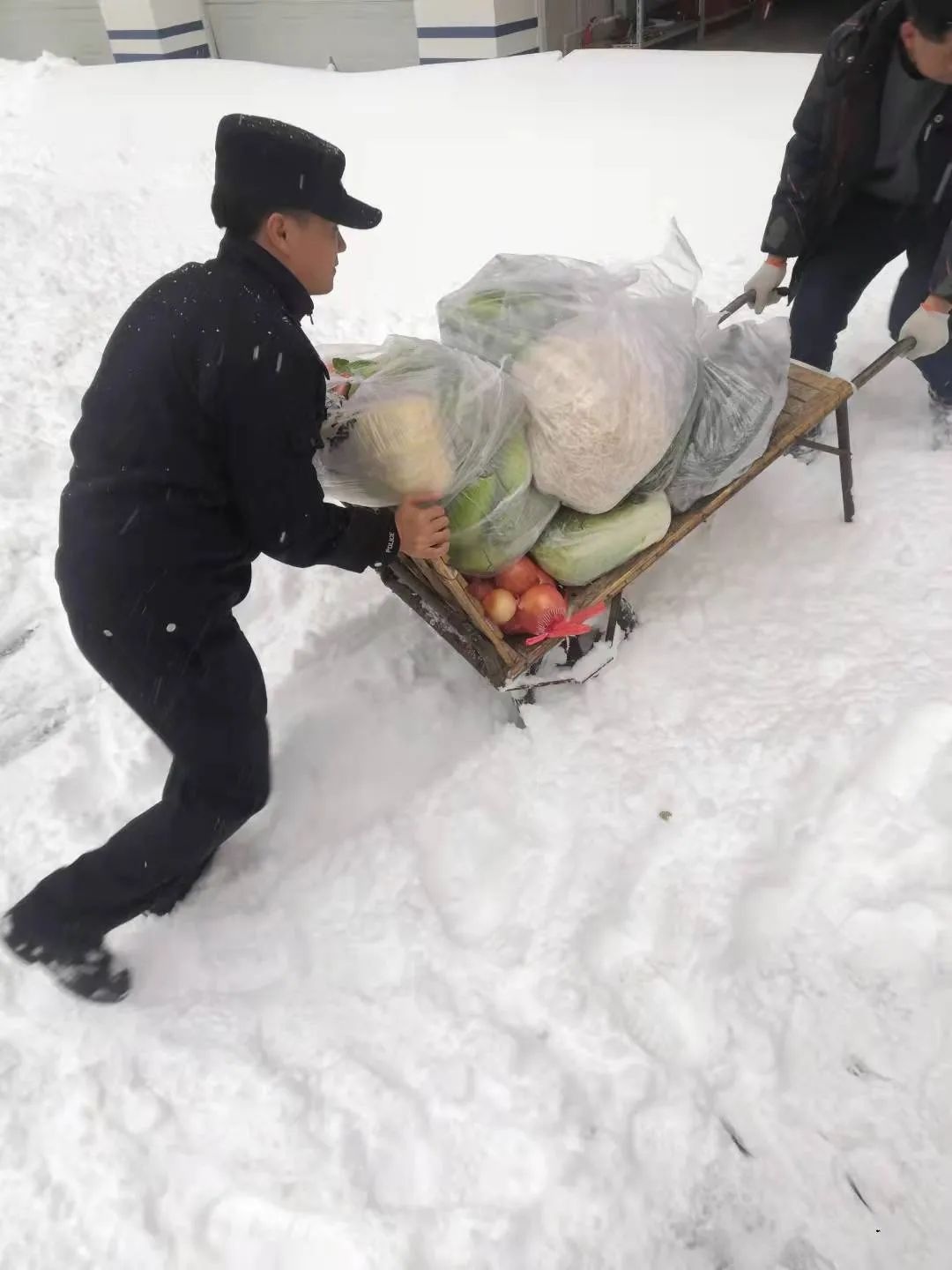 「鏖战暴雪」台安公安战暴雪,斗严寒,保平安