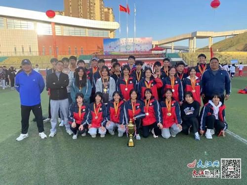 乐平市洪马中学参加景德镇市中小学生田径运动会夺得高中组团体总分第