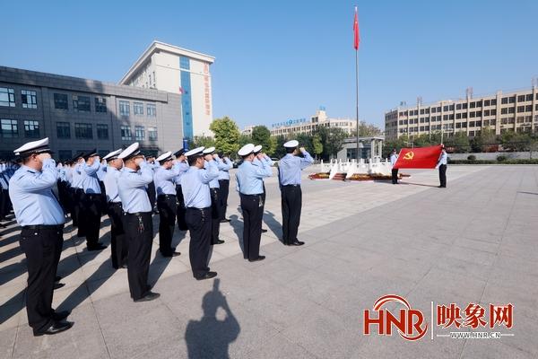 郸城县公安局举行"庆国庆 迎十一"升国旗仪式