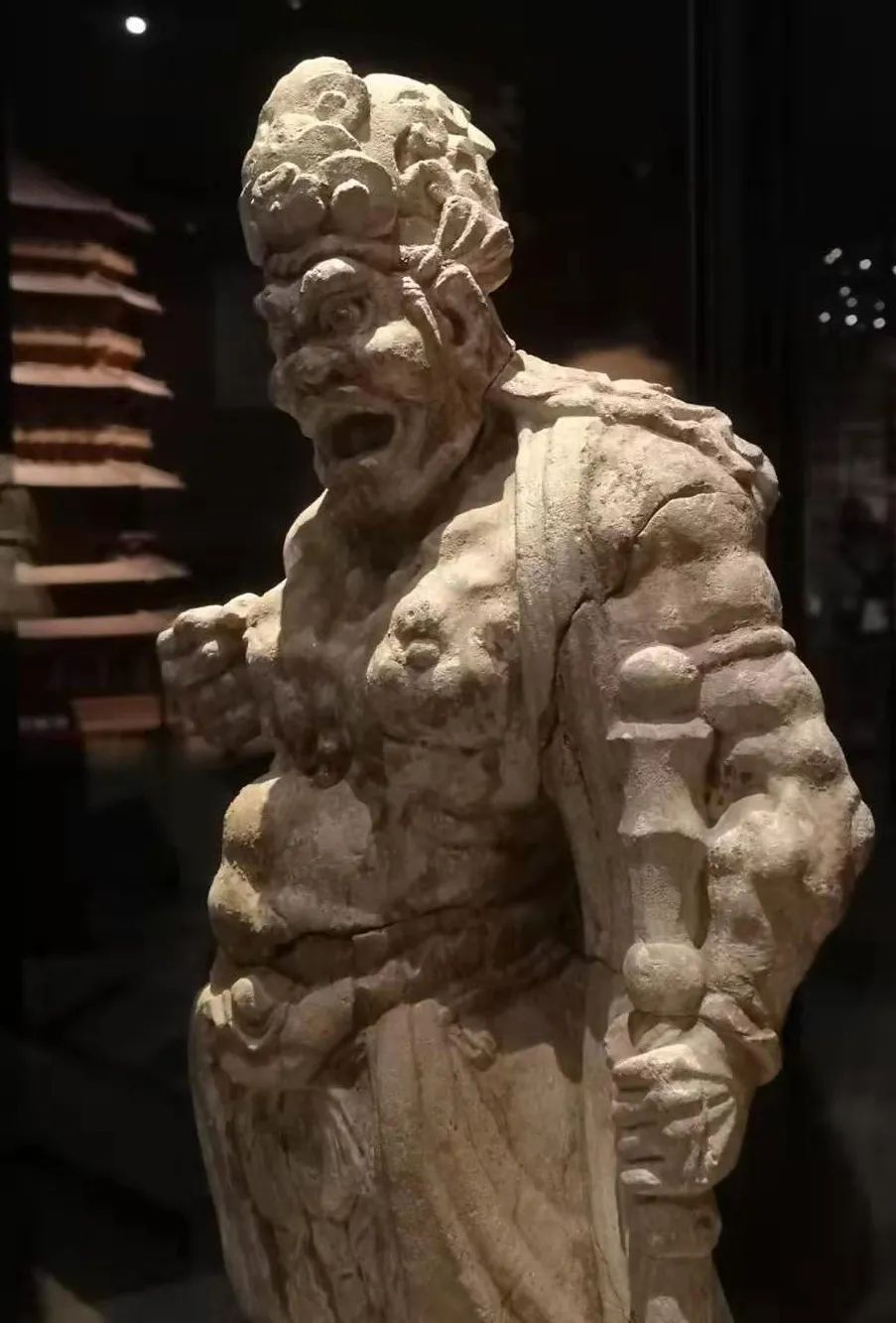 金刚力士,金刚怒目颠扑不破,以逆法警惕众生不可起妄念
