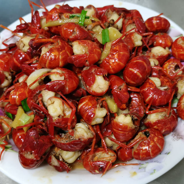 虾球,肉质饱满q弹,吃得太爽啦!