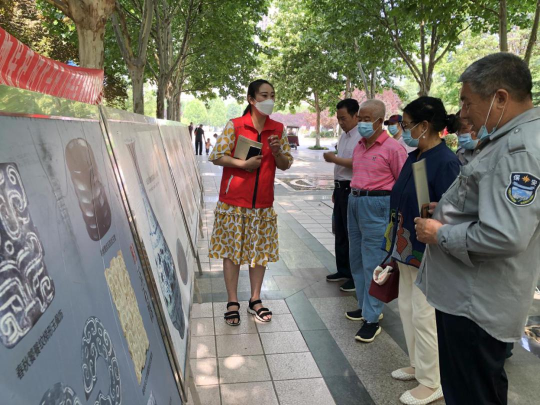 濟寧市博物館流動博物館走進洸河街道新世紀廣場