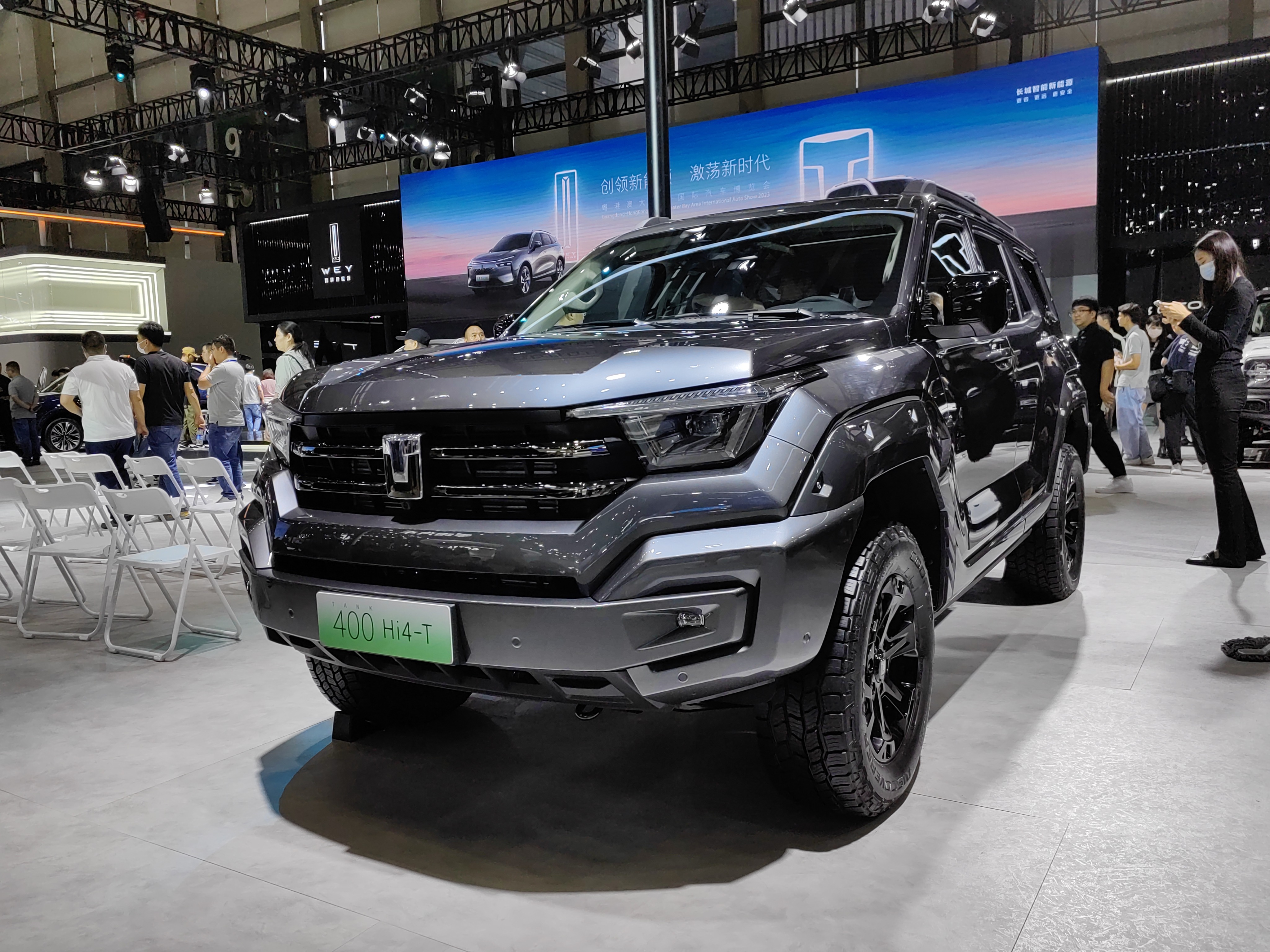 坦克500 hi4-z,这款由长城汽车精心打造的插电式混合动力越野乘用车