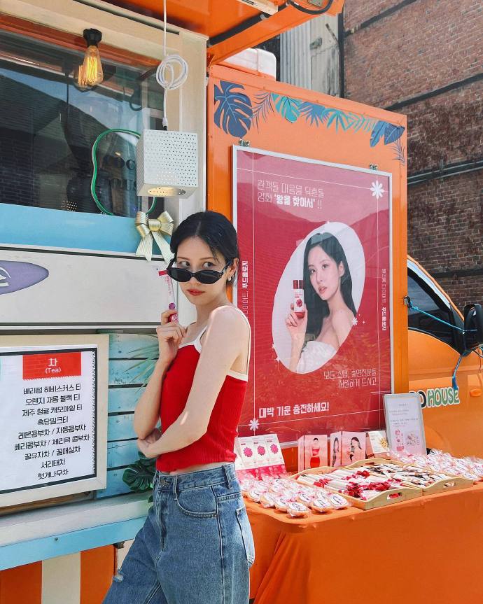 少女时代徐贤,纤细的蚂蚁腰令人羡慕