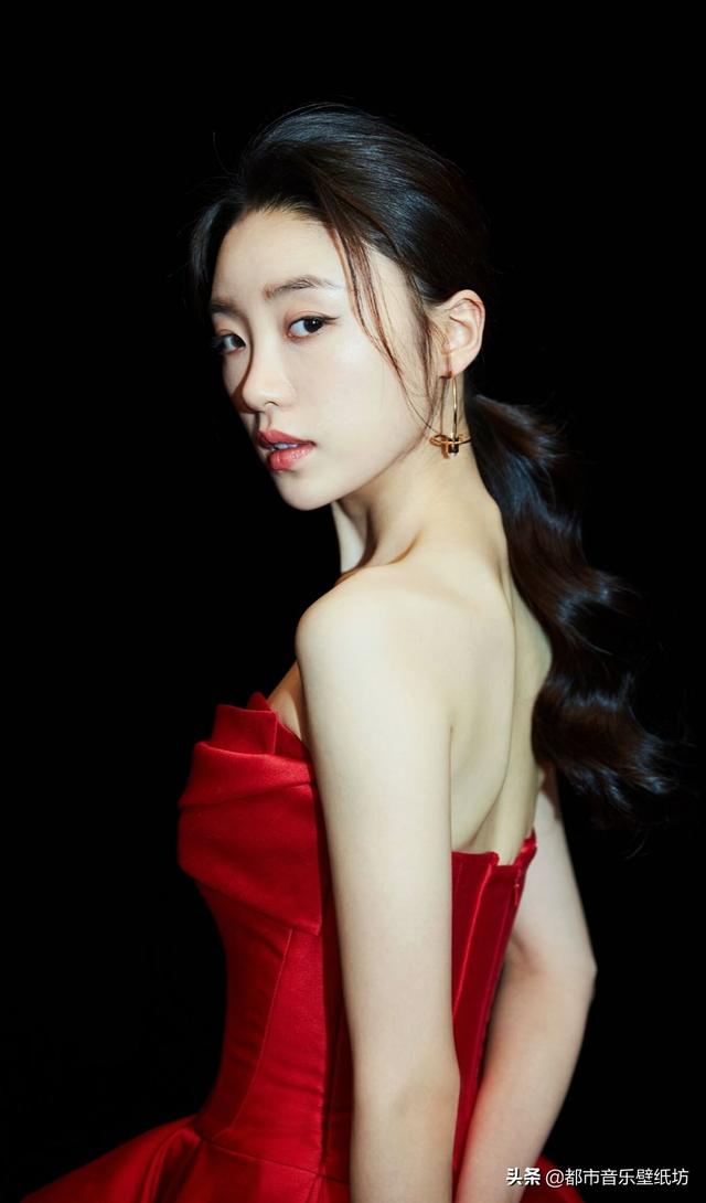 张月高清时尚美图壁纸收藏分享,喜欢的小伙伴可以转发评论支持