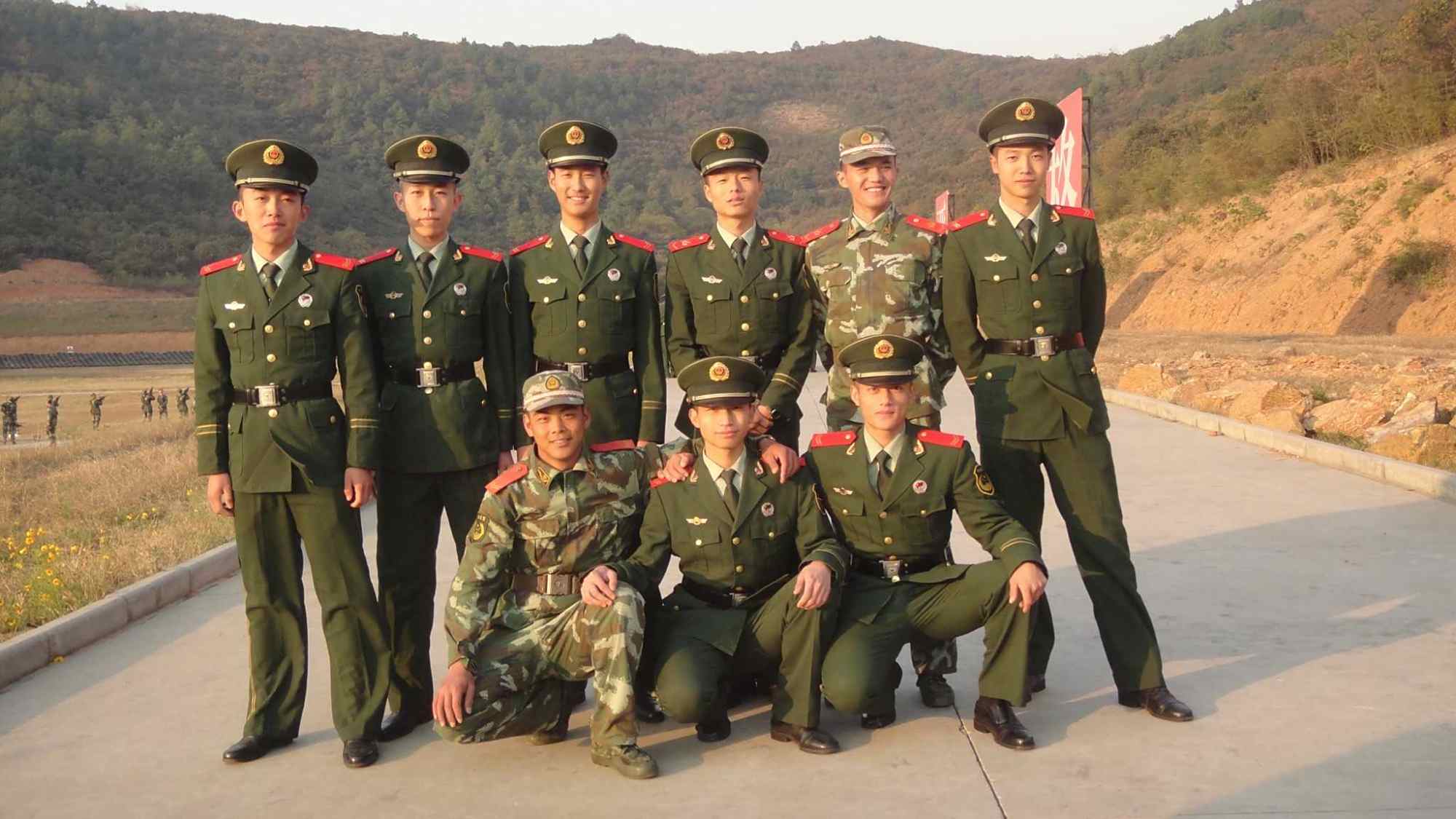 入伍前后对比照:当兵就是那么帅!差别究竟有多大?