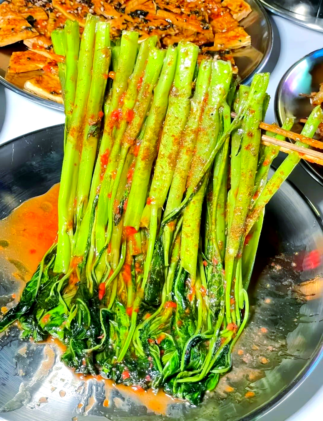 从炒到烤,成都人花样吃空心菜