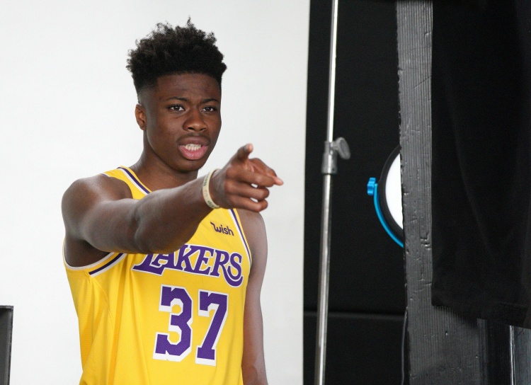 前湖人球员字母弟2年合同签约法国球队 老板是帕克