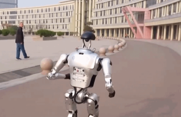 视频丨极限训练+技术迭代揭秘机器人如何备战半马