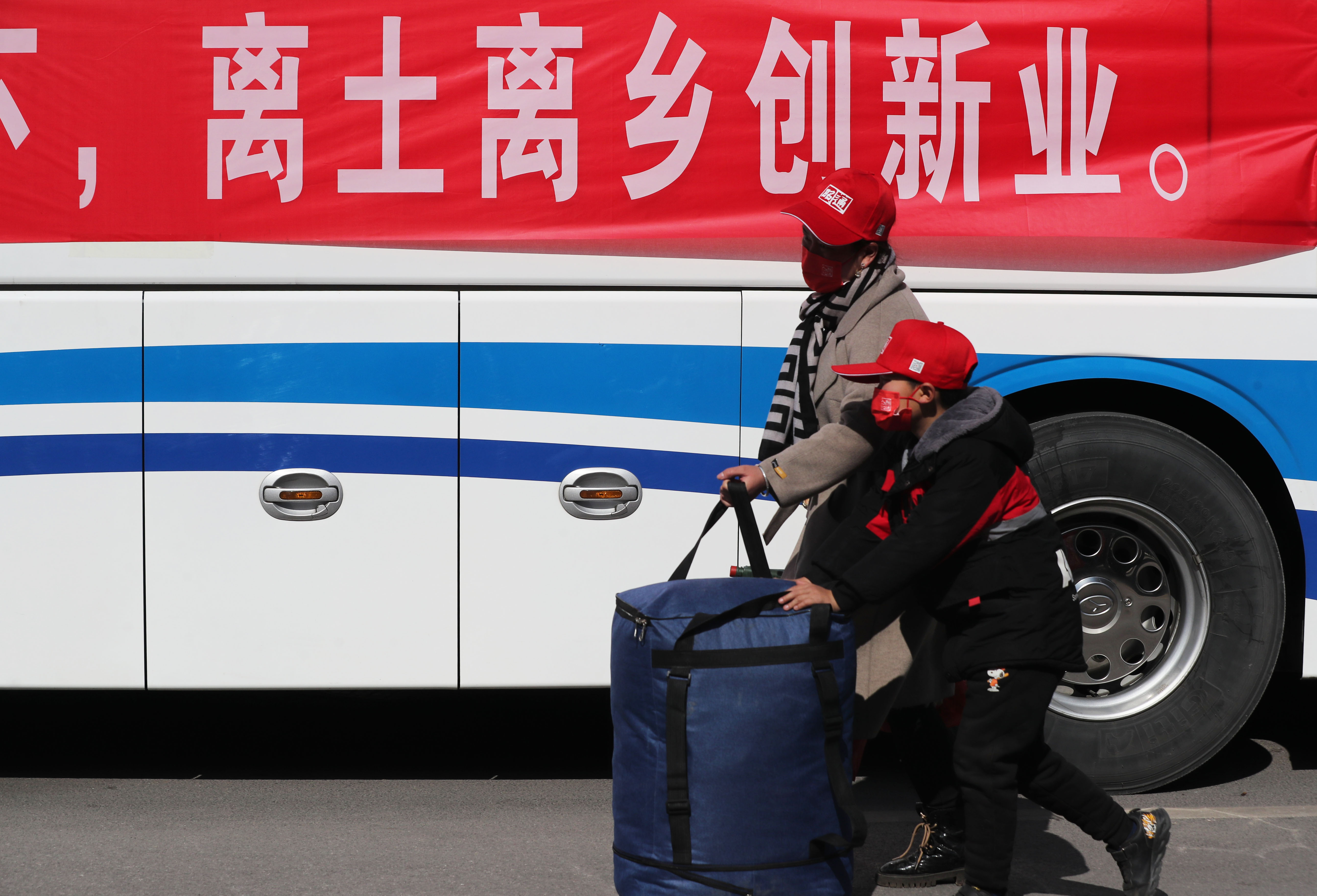 云南:节后外出务工人员输出有序