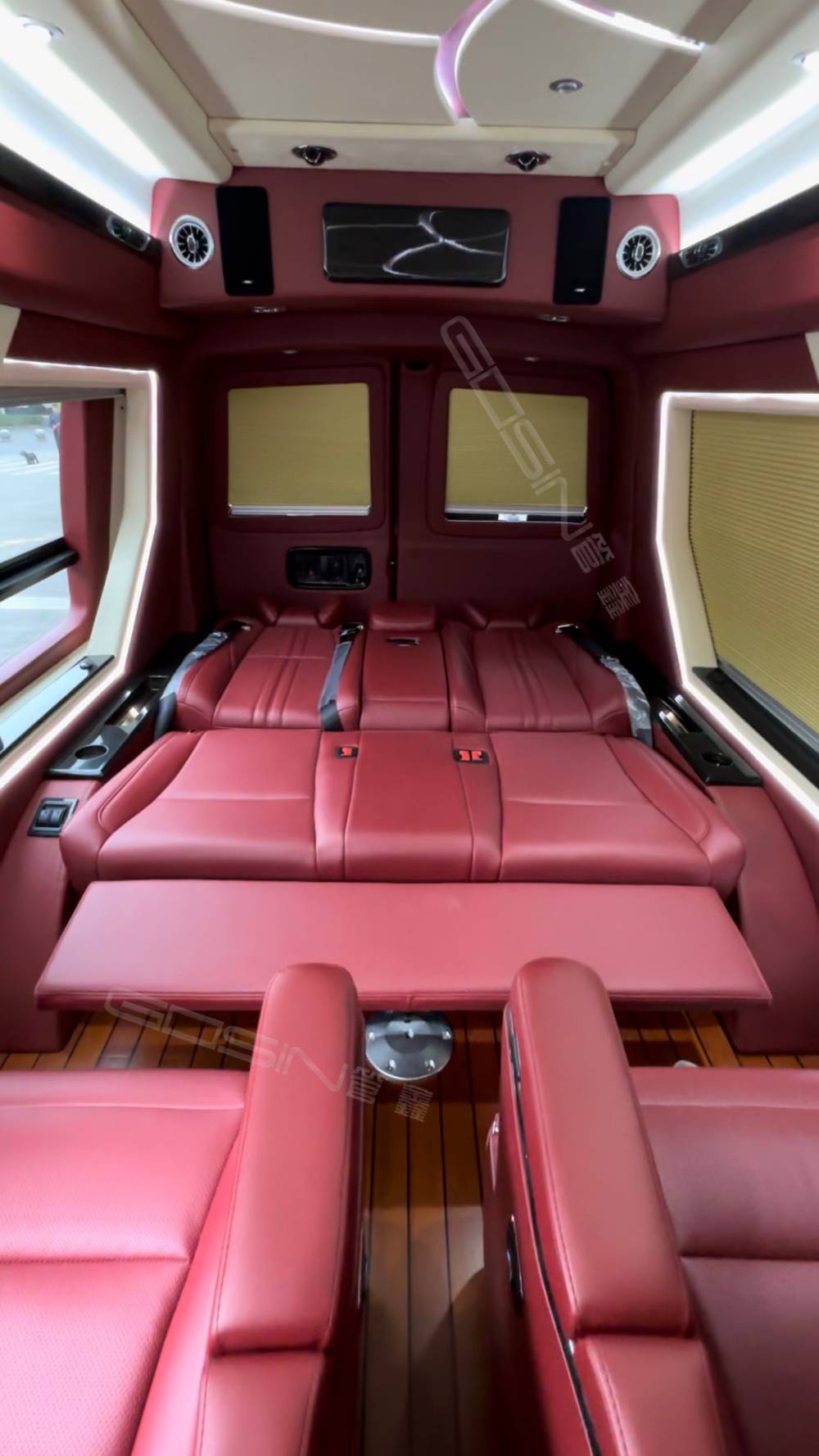 gmc房车内饰改装升级,充满房车的色彩