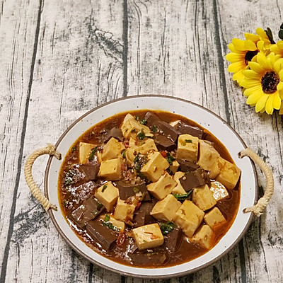 原来鲜嫩入味鸭血烧豆腐才是真正的米饭杀手