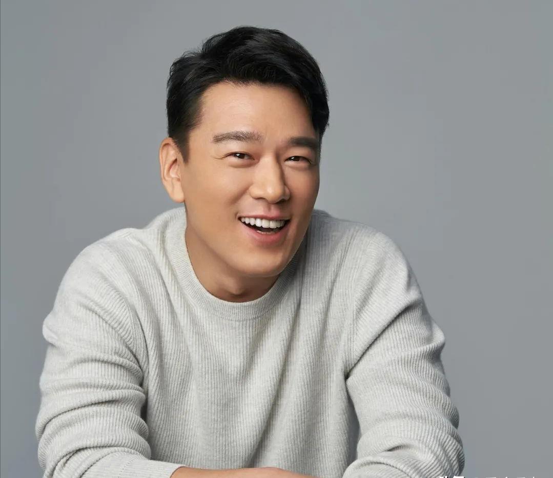 王耀庆成名背后有泪有痛,妻子郭晏青每月探班,虽累但幸福