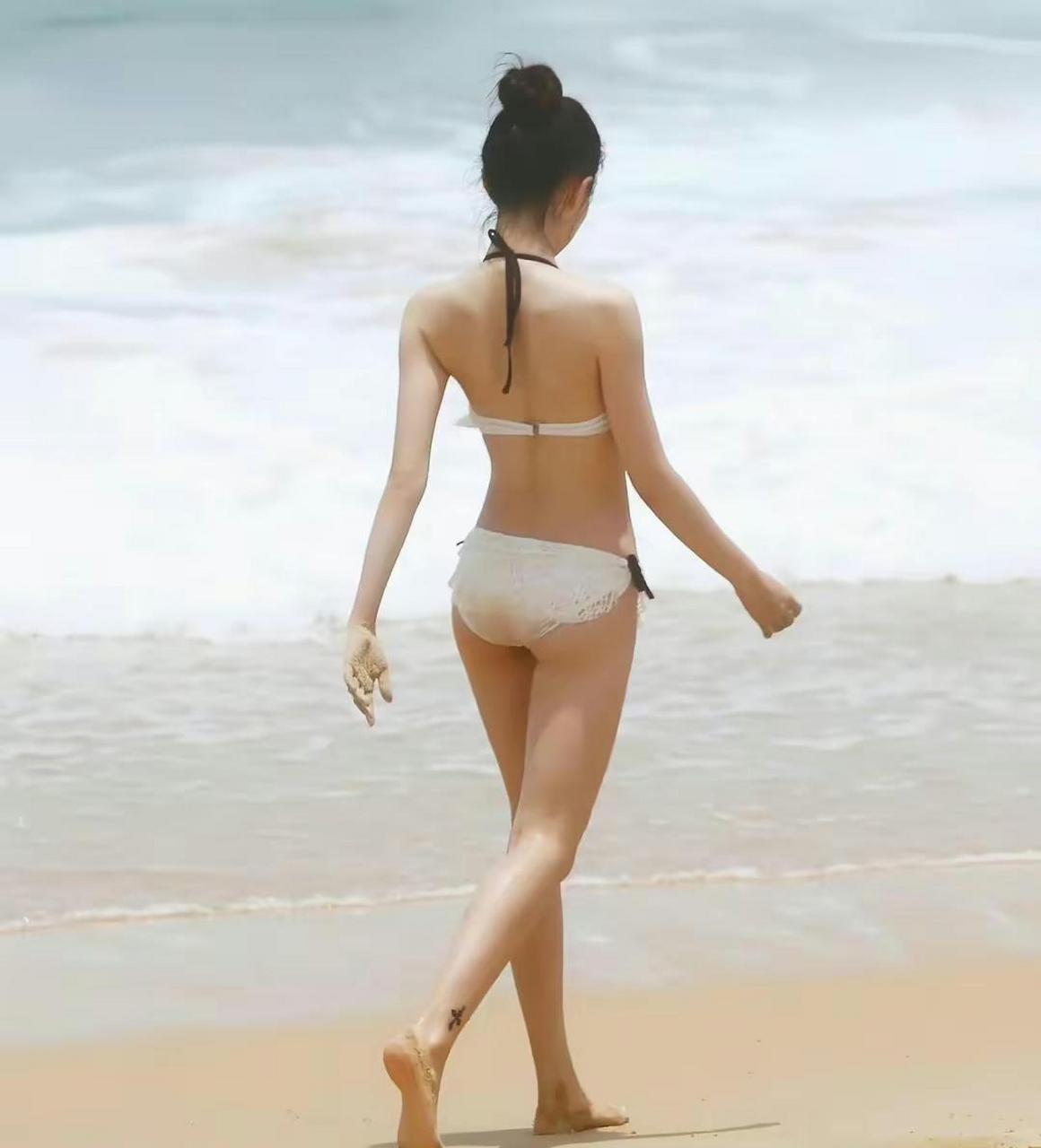 徐璐小姐姐泳装照,身材真的很nice!