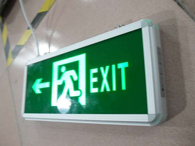 安全出口灯一直响怎么办?