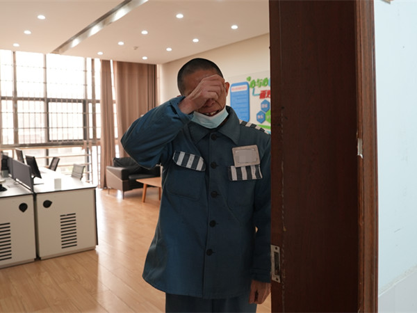 失联父子的1317天……湖南省岳阳监狱为服刑人员寻亲让流浪男孩踏上
