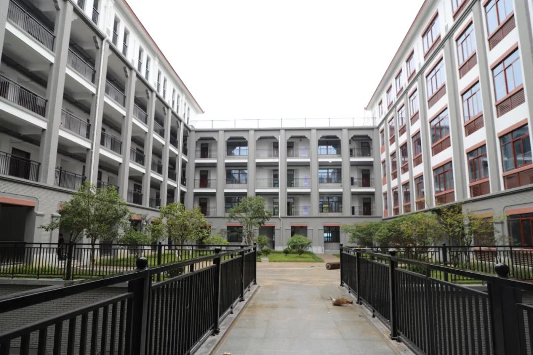 粉墙黛瓦,雅致中庭——椒江"新二中",9月见!