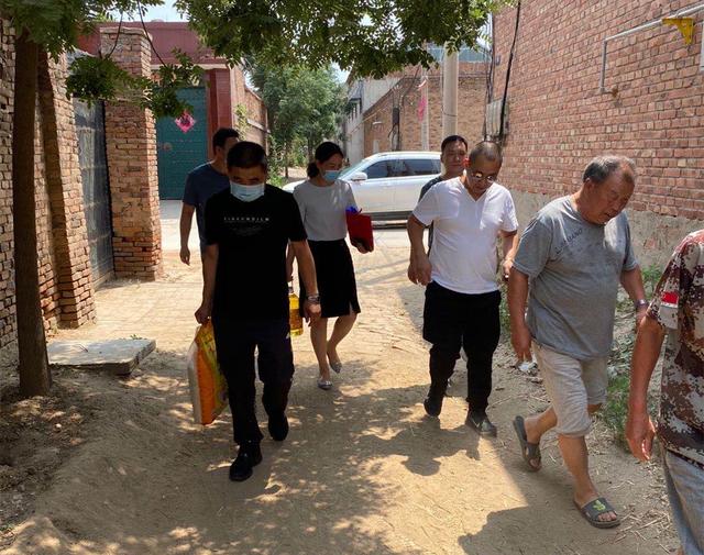 慰问贫困户,参观红色遗址……深泽县卫健系统开展党员活动日系列活动