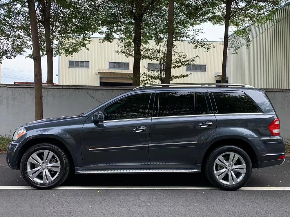 谈及2012款奔驰gl450,不得不提的是其强劲的动力表现