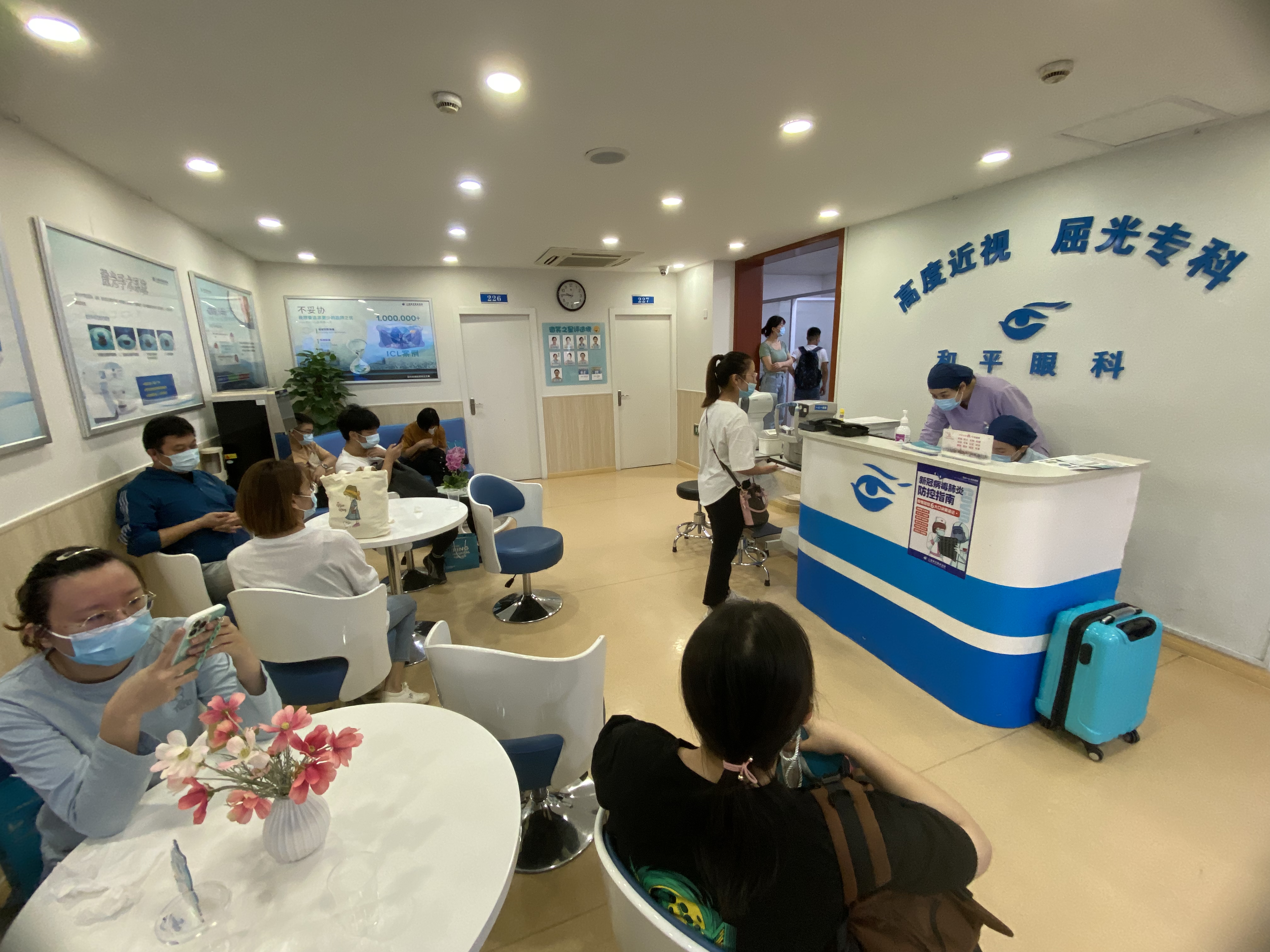 上海五官科医院做全飞秒哪个医生好?