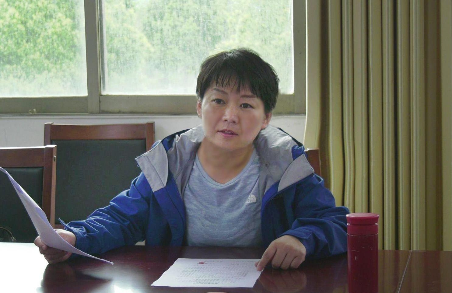 杭莺:接访群众 化解积案