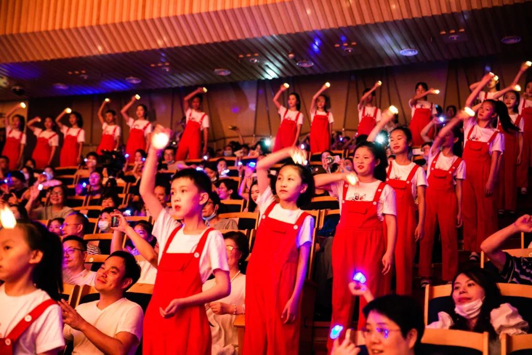 宁波爱菊艺术学校童声合唱音乐会举行
