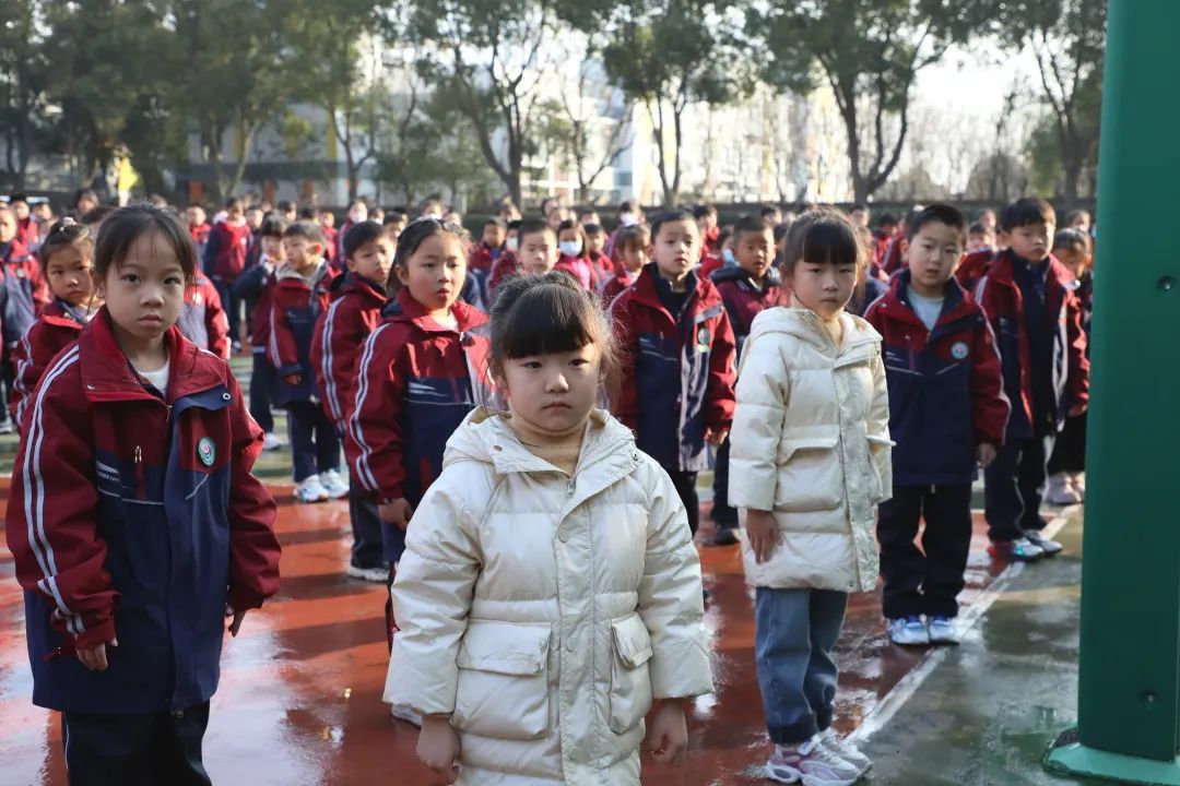 叮咚,又开学啦!快来看看小金豆们如何迎接新学期!