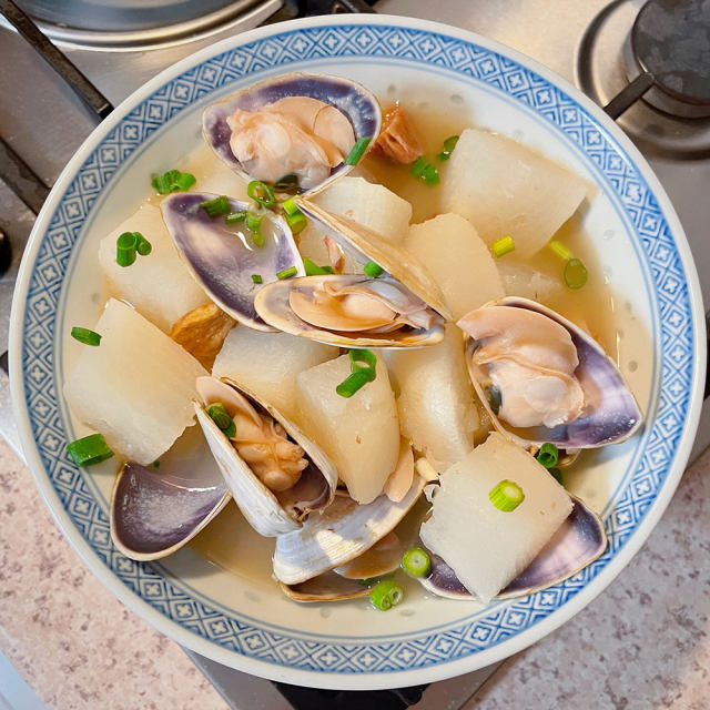 萝卜蛤蜊汤,汤鲜味美,做法简单