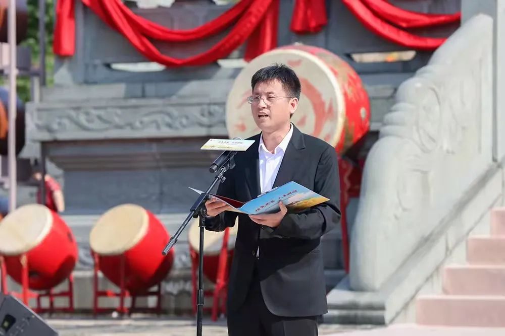 德清县委副书记,县长王波致辞