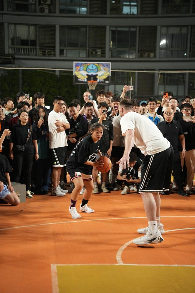 海沃德急速中国行 day2: 季后赛,校园,蟹脚面