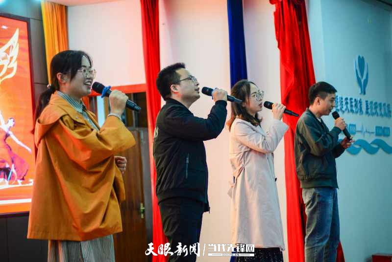 天柱县人民医院举行85周年院庆暨国庆71周年文艺晚会