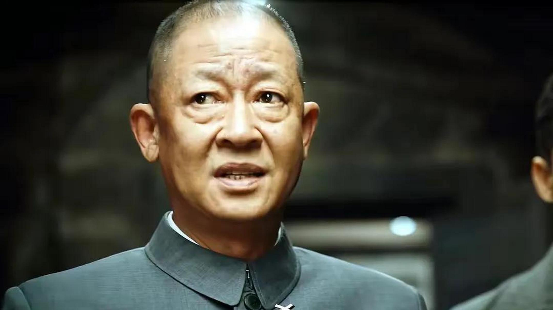 神剧《无间》大结局: 陆风好像死了,最后的镜头是他慢慢掏出怀表,打开