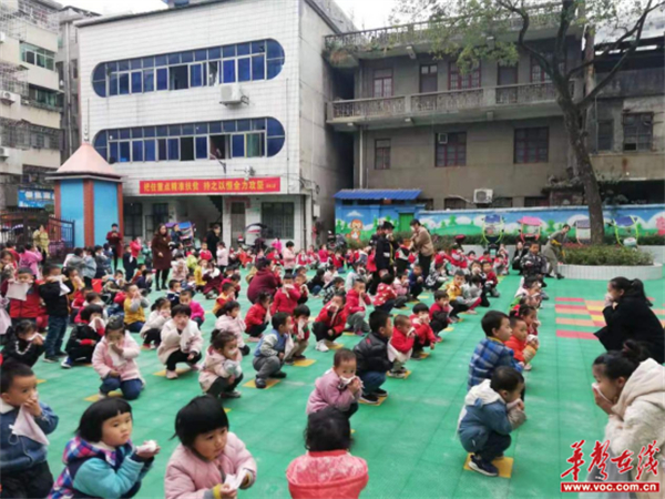 隆回县幼儿园开展消防安全应急疏散演练活动