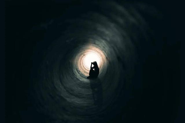 华语天后李玟,因抑郁症骤然离世,病发与其加拿大老公有关?