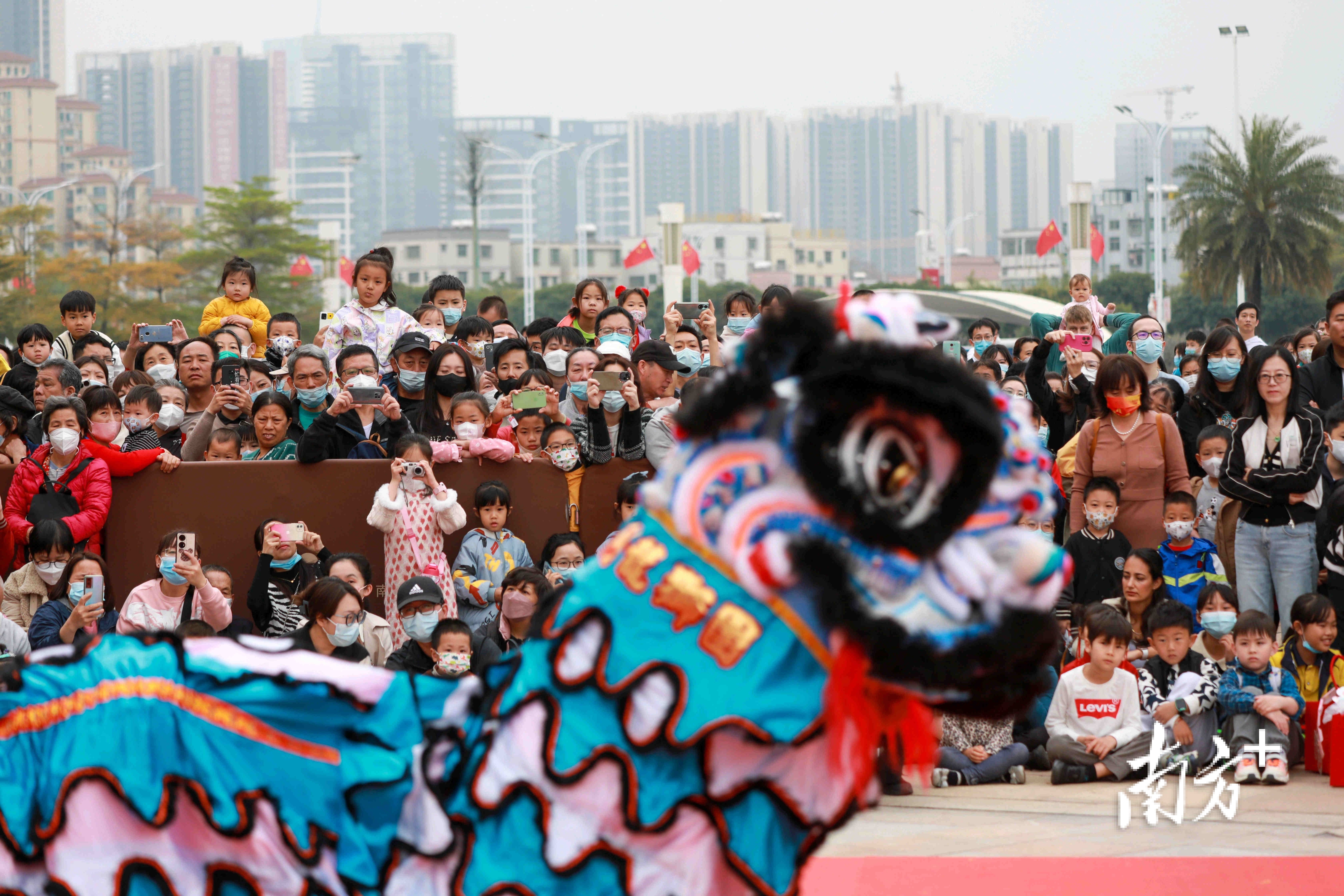 城視|龍騰獅躍鬧元宵!珠澳龍獅展演在珠海南屏鎮熱鬧上演