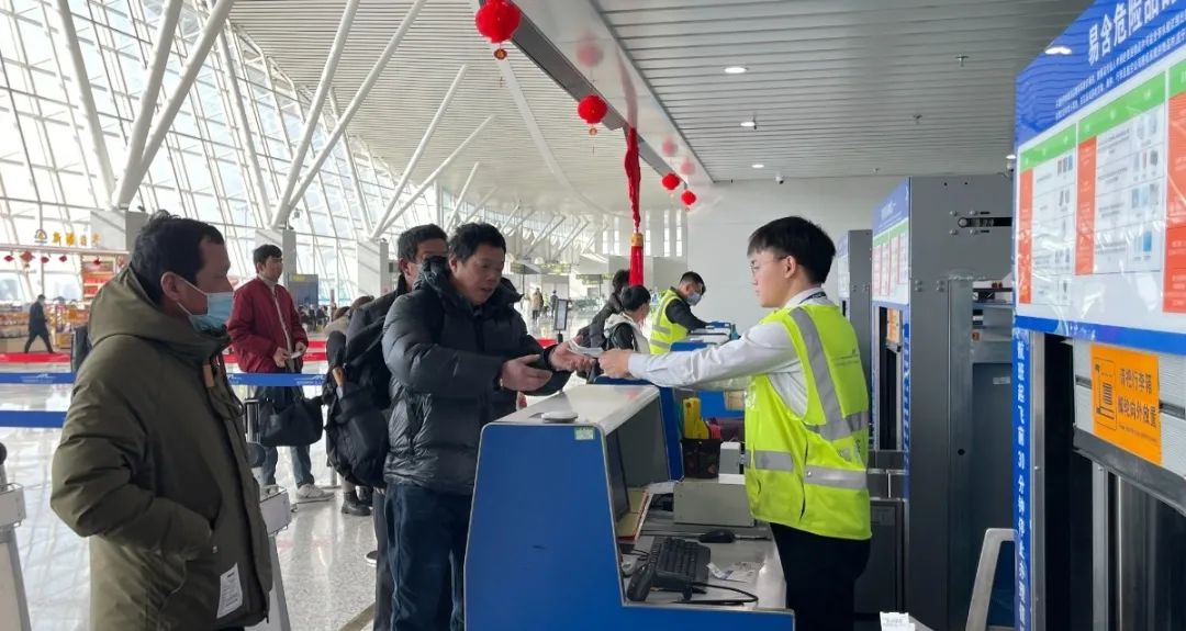 喀什徕宁国际机场春运大潮开启