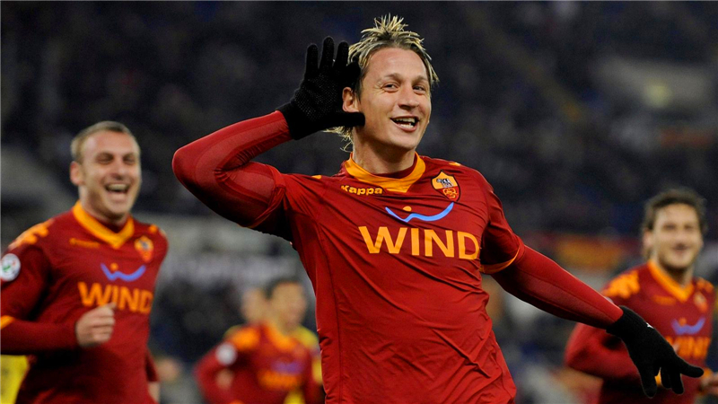 被转会耽误的天才,拒绝曼联诚意邀请,投奔罗马引争议后果很严重